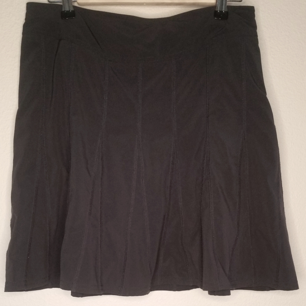 Athleta gray gored skort recycled polyester spandex Hiking Gorpcore Activewear
